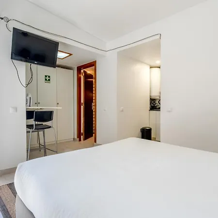 Apartment Acoteias W Pool By Lovelystay *